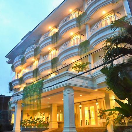 Amalfi Hotel Seminyak Extérieur photo