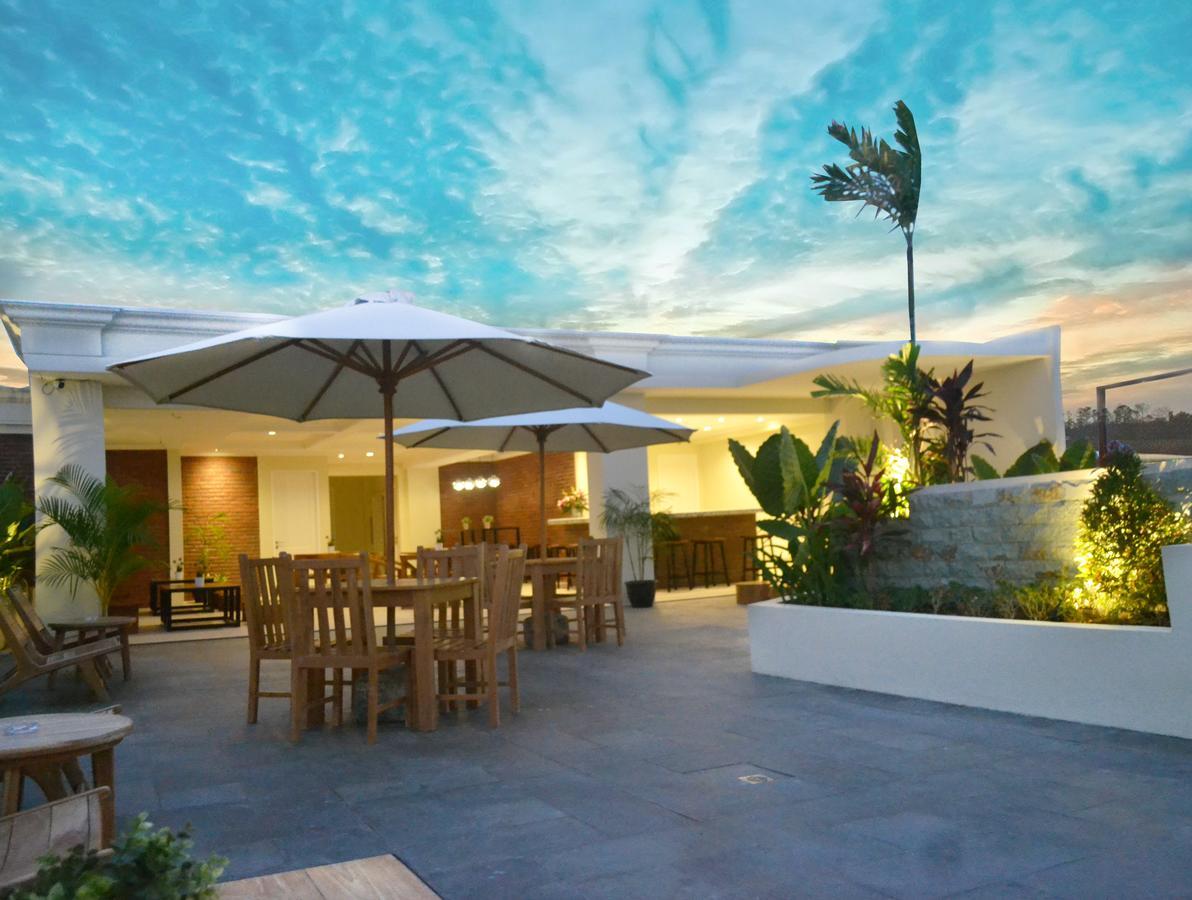Amalfi Hotel Seminyak Extérieur photo